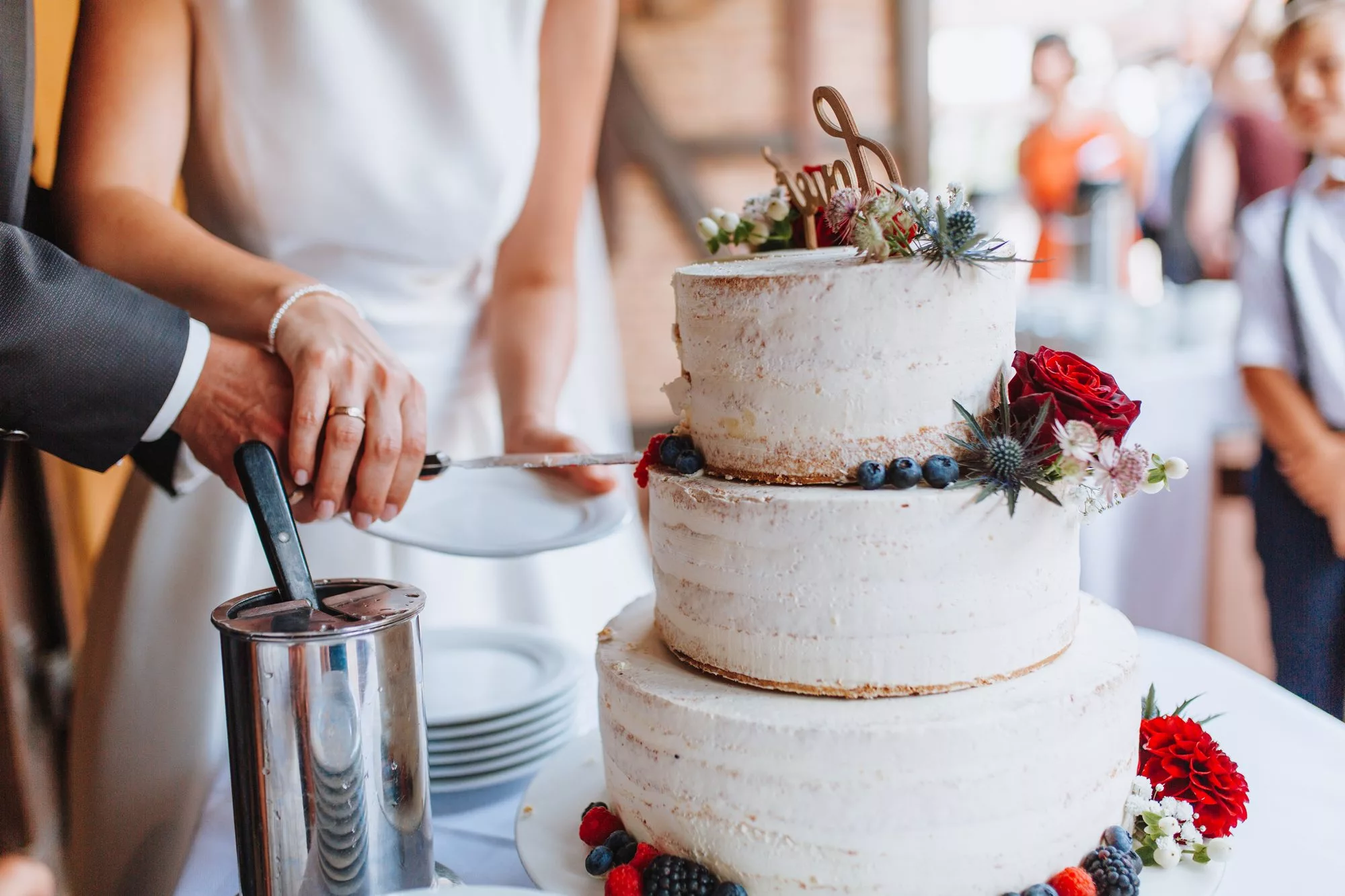 Wedding Cake Traditions Worth Keeping